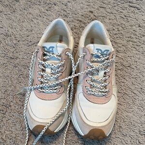 Sam Edelman Jayce Platform Sneakers in Cream and Tan